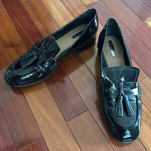 Tahari Black Patent Leather Loafers Goth Preppy Academia Twee Size 8.5 Tina